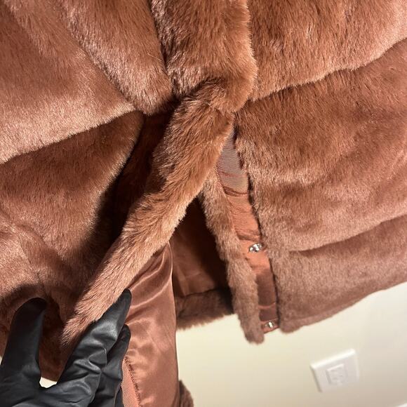 Abercrombie & Fitch Faux Fur Mini Puffer Size Large Cropped Statement Coat - Picture 6 of 10